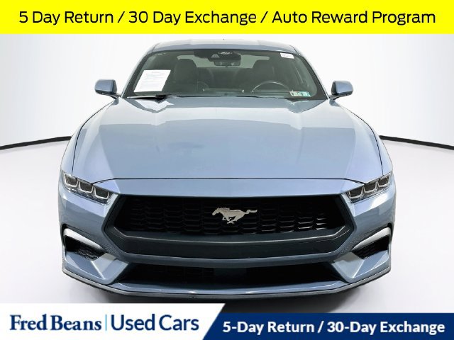 Used 2024 Ford Mustang Coupe RWD image 3