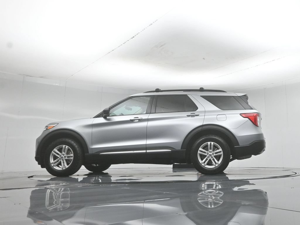 Certified 2021 Ford Explorer XLT w/ Equipment Group 202A AWD/4WD image 58