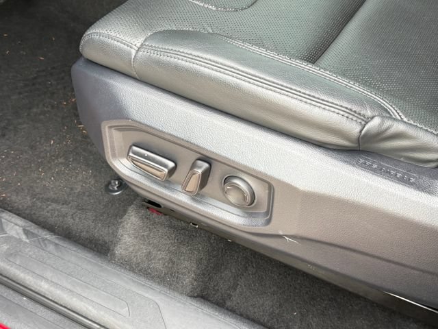 Used 2022 Toyota Tundra SR5 w/ SR5 Premium Package AWD/4WD image 16