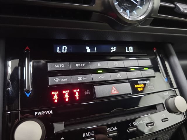 Used 2025 Lexus IS 500 RWD image 23