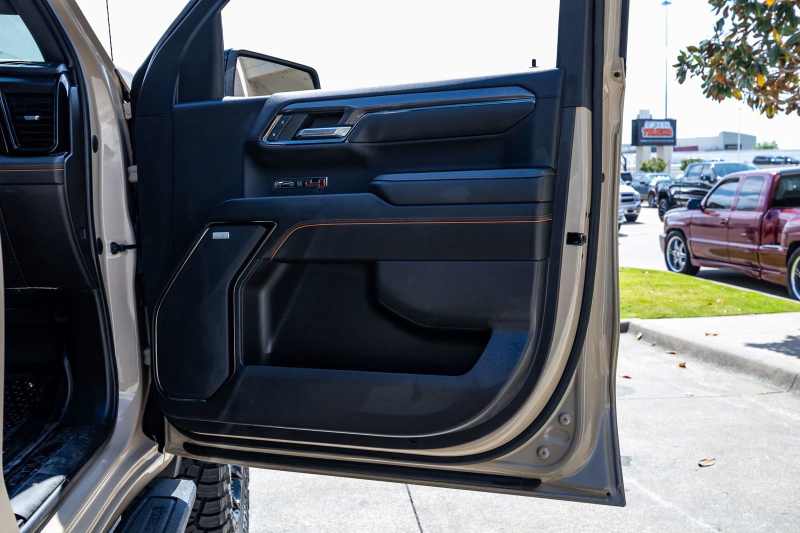 Used 2022 GMC Sierra 1500 AT4 w/ AT4 Premium Package AWD/4WD image 37