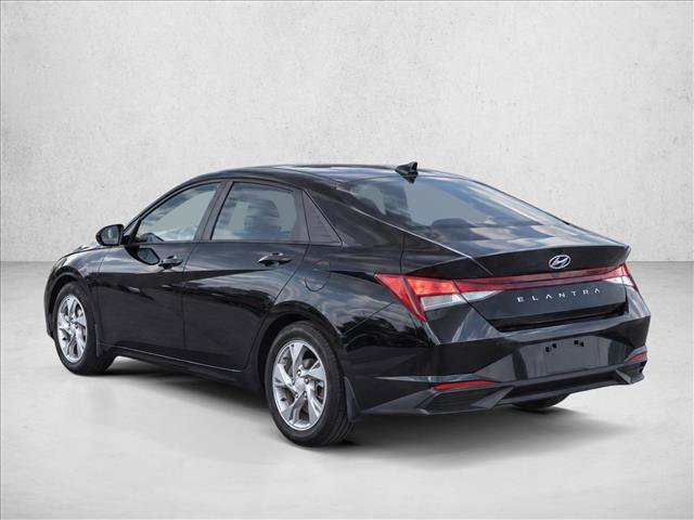 Used 2023 Hyundai Elantra SE FWD image 5