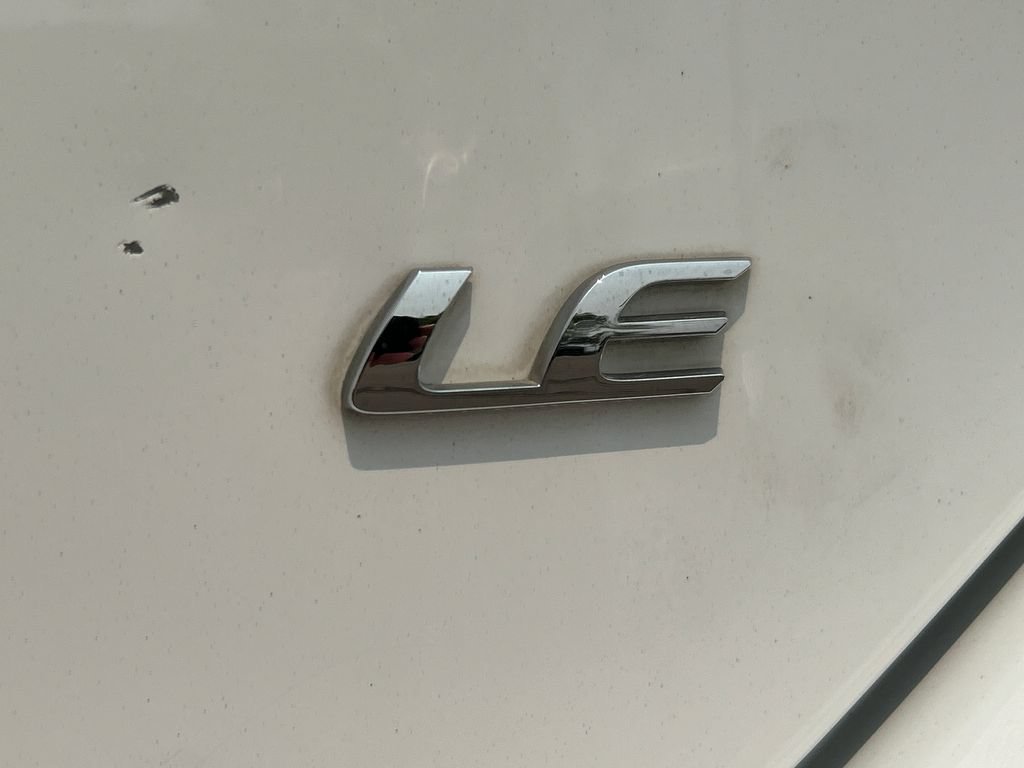 Used 2015 Toyota Corolla LE FWD image 22
