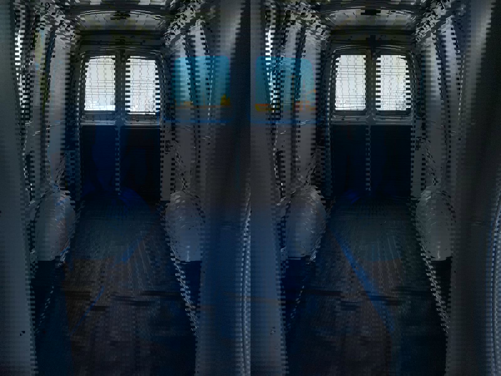 Used 2018 Chevrolet Express 2500 w/ Driver Convenience Package image 83