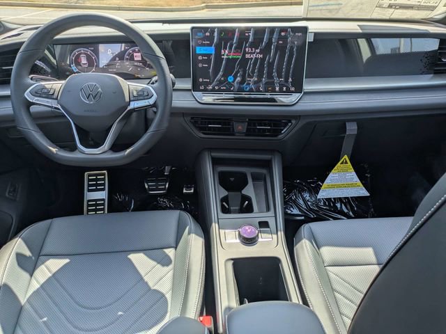 New 2026 Volkswagen Tiguan SE R-Line FWD image 14