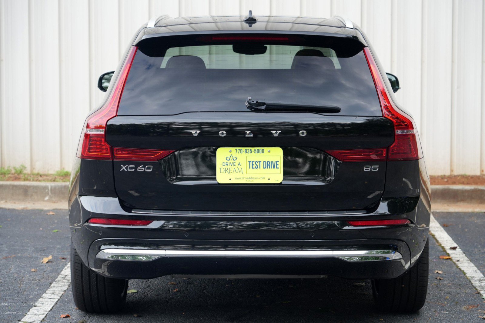 Used 2023 Volvo XC60 B5 Ultimate w/ Climate Package FWD image 52