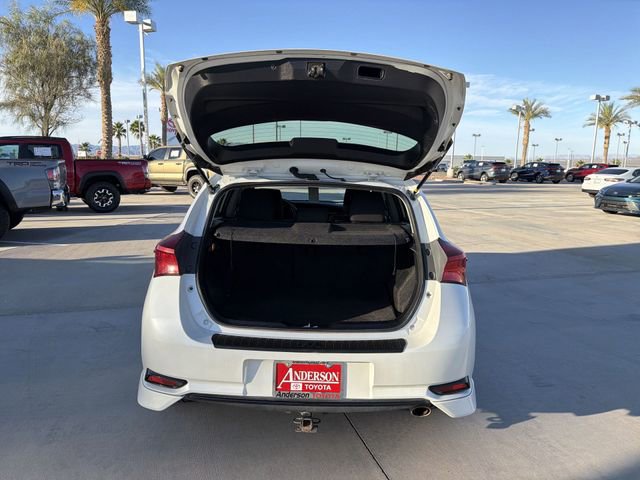 Used 2018 Toyota Corolla iM w/ Carpet Mat Package (TMS) FWD image 28