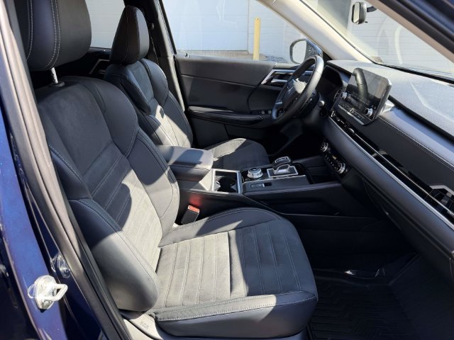 Used 2023 Mitsubishi Outlander SE AWD/4WD image 10
