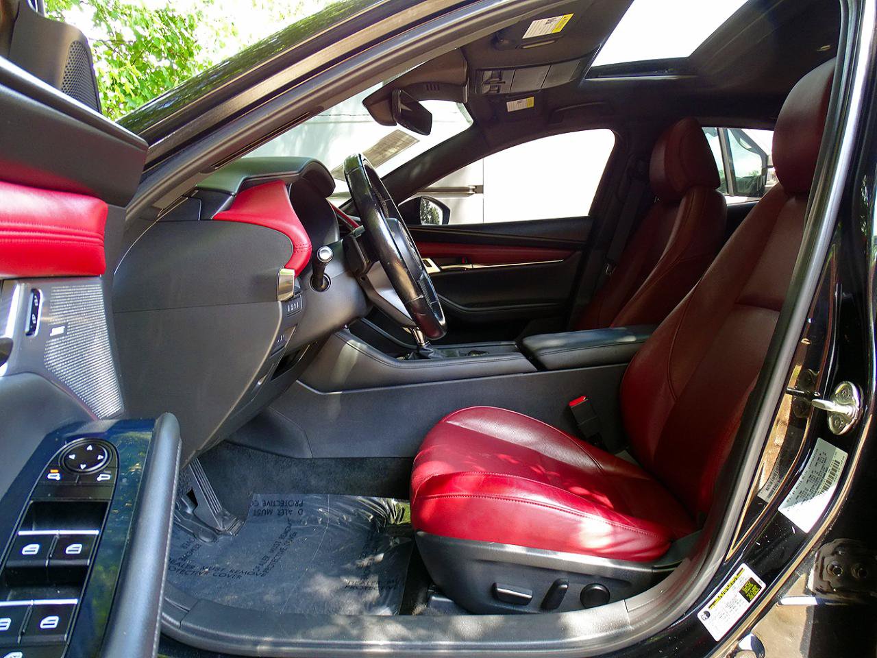 Used 2021 MAZDA MAZDA3 Hatchback w/Premium Plus Pkg AWD/4WD image 18