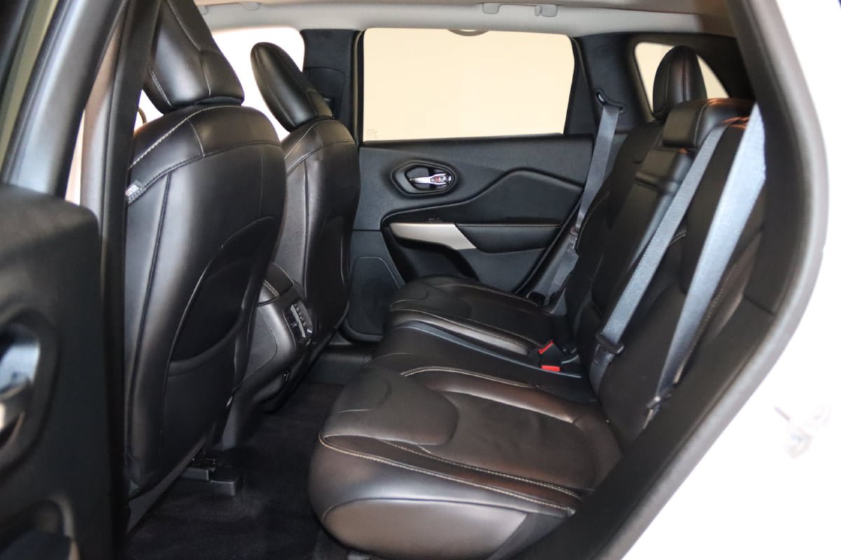 Used 2017 Jeep Cherokee High Altitude AWD/4WD image 51