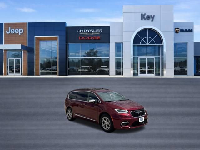 Used 2023 Chrysler Pacifica Limited FWD image 8