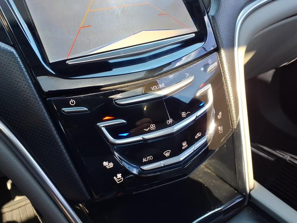 Used 2013 Cadillac XTS Luxury w/ Driver Awareness Package image 33