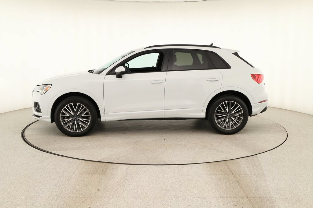 Certified 2023 Audi Q3 2.0T Premium w/ Convenience Package AWD/4WD image 2