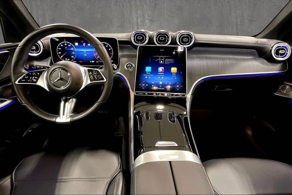 Used 2025 Mercedes-Benz GLC 300 4MATIC image 7