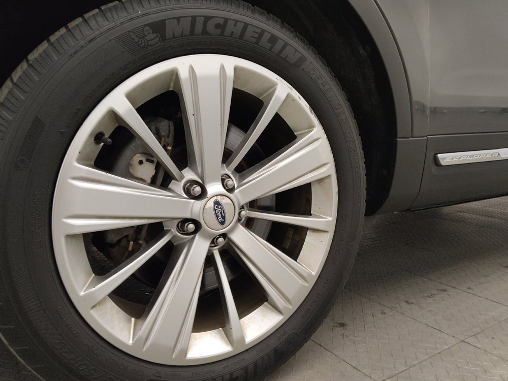 Used 2019 Ford Explorer Limited w/ Class III Trailer Tow Package AWD/4WD image 31