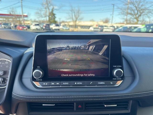 Used 2023 Nissan Rogue S image 15