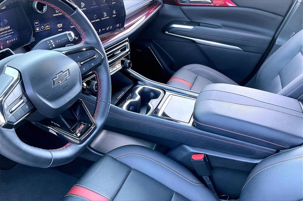 Used 2024 Chevrolet Traverse RS image 15
