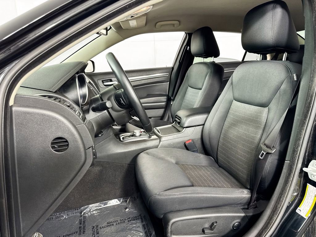 Used 2022 Chrysler 300 Touring w/ Sport Appearance Package image 21