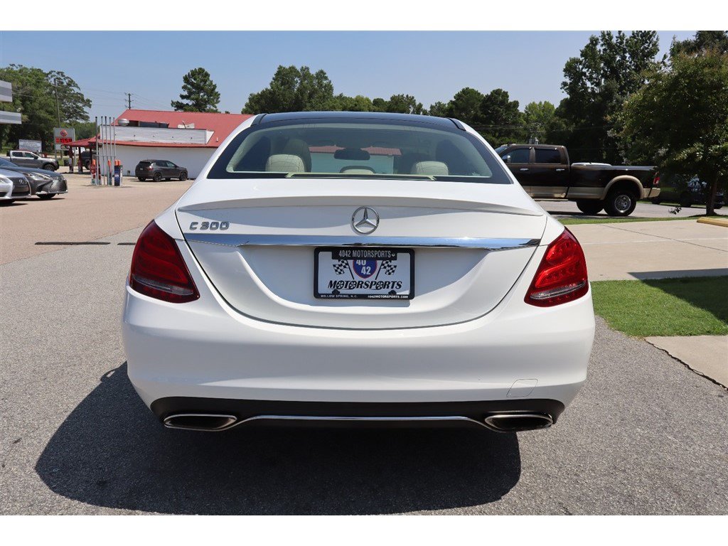 Used 2015 Mercedes-Benz C 300 Sedan image 4