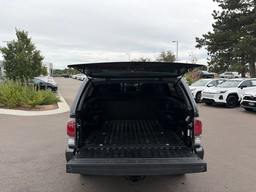 Used 2021 Toyota Tacoma TRD Off-Road w/ Technology Package AWD/4WD image 18