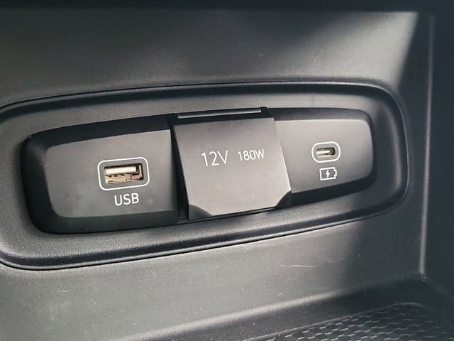 Used 2024 Hyundai Venue SEL FWD image 29