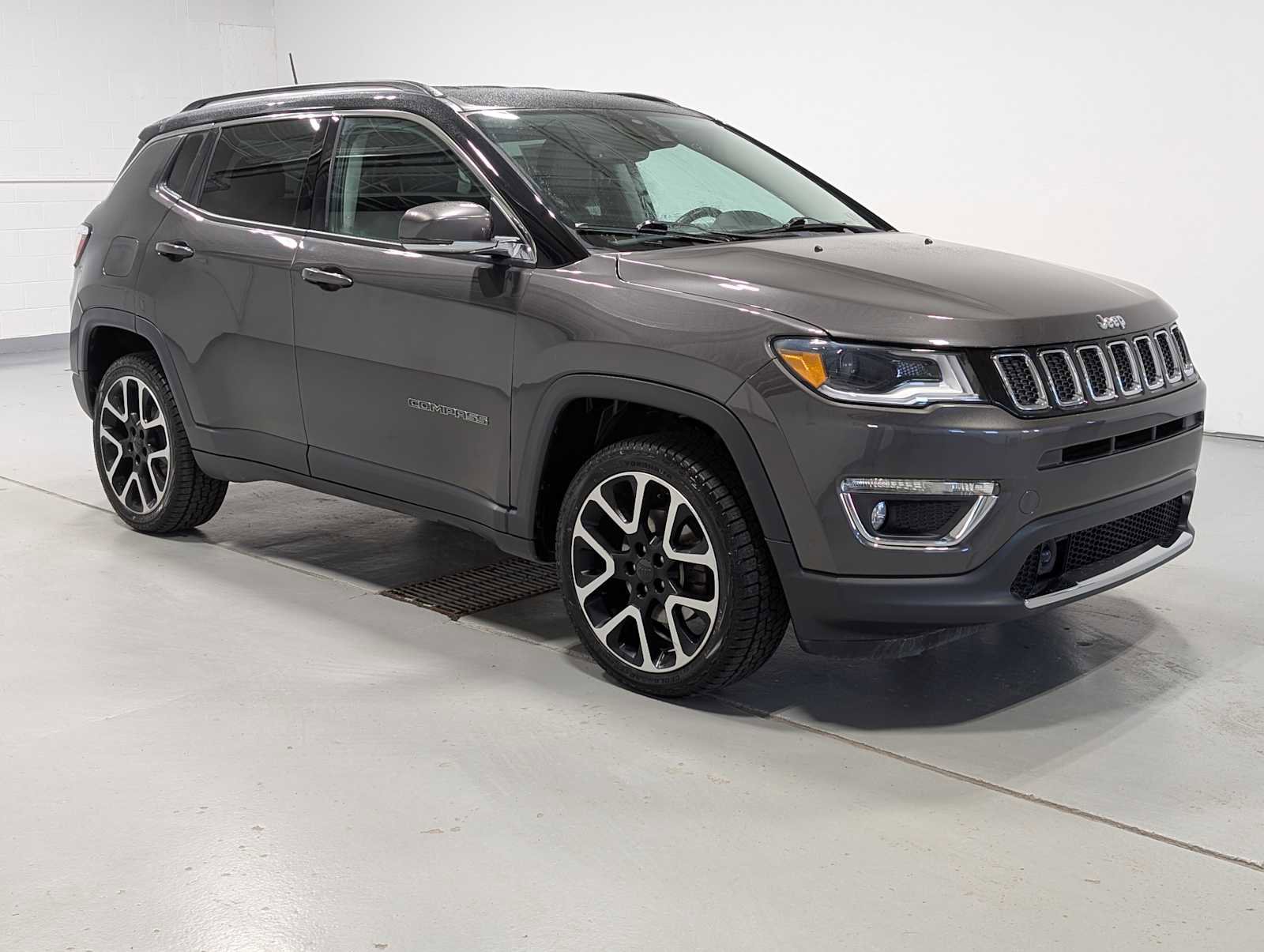 Used 2021 Jeep Compass Limited w/ Elite Exterior Group AWD/4WD image 6