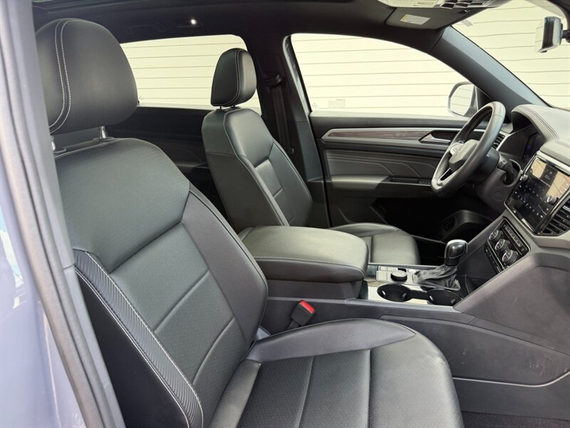 Used 2022 Volkswagen Atlas Cross Sport SE AWD/4WD image 32