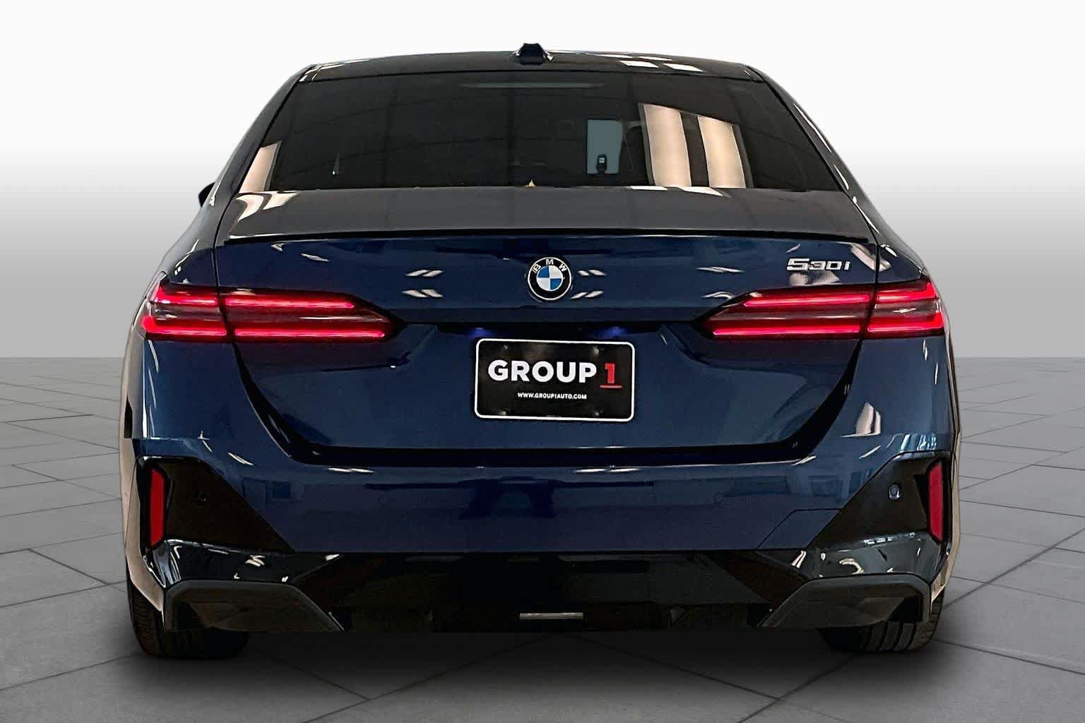 Used 2024 BMW 530i w/ M Sport Package RWD image 4