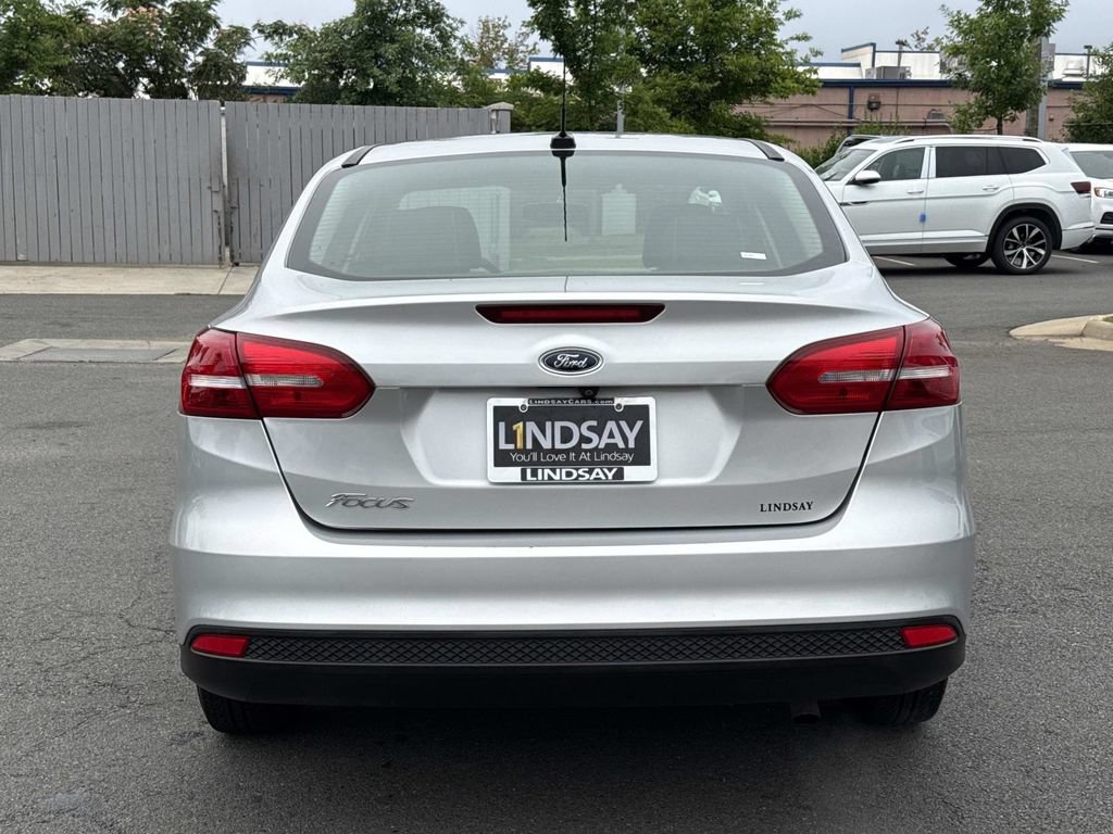 Used 2017 Ford Focus S FWD image 4