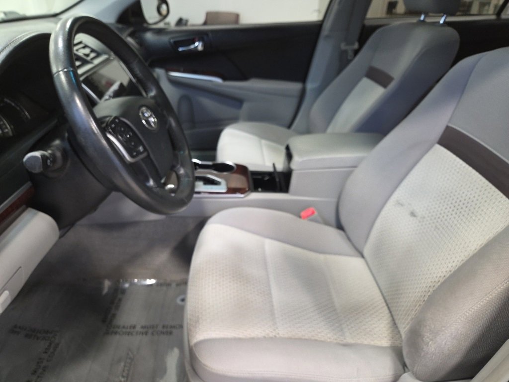 Used 2013 Toyota Camry XLE image 12