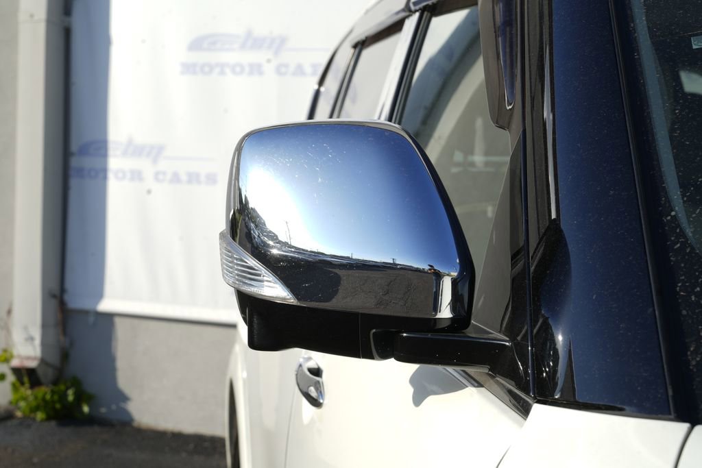 Used 2012 INFINITI QX56 4WD w/ Deluxe Touring Pkg image 9
