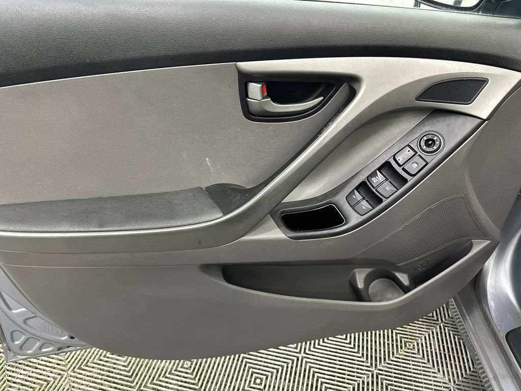 Used 2016 Hyundai Elantra SE FWD image 10