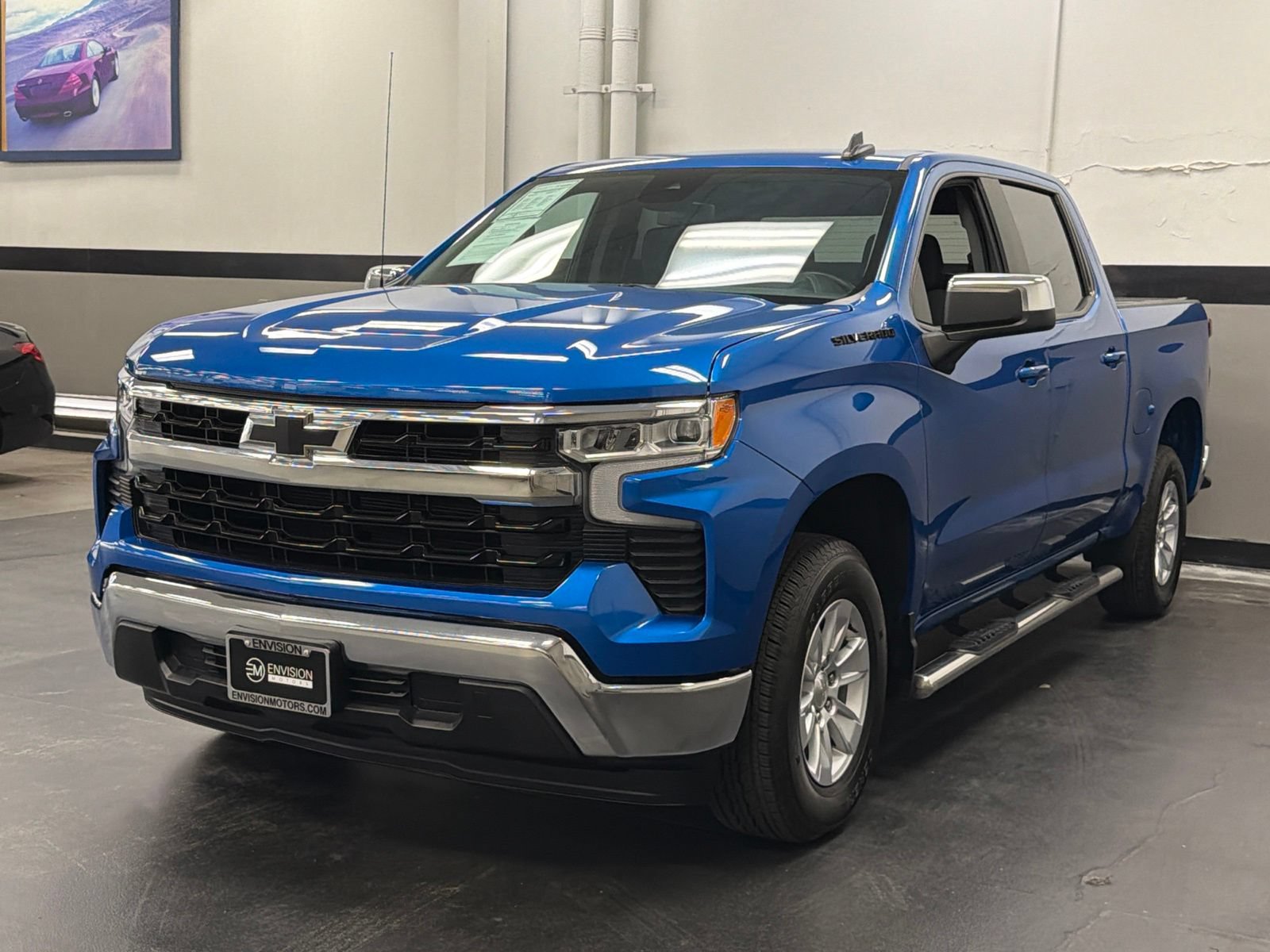 Used 2024 Chevrolet Silverado 1500 LT w/ LPO, Dark Essentials Package RWD image 6
