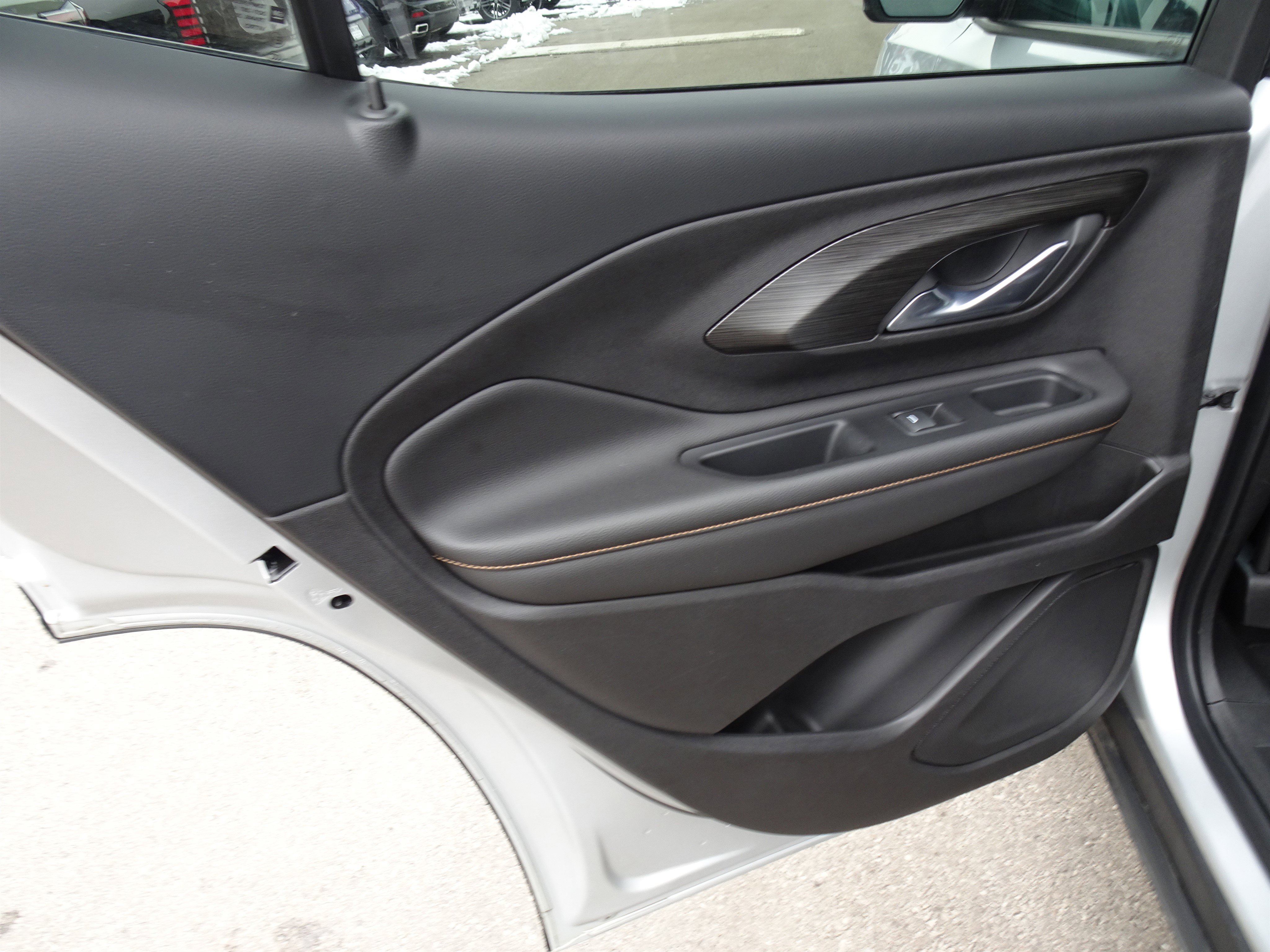 Used 2018 GMC Terrain SLT w/ Preferred Package image 16