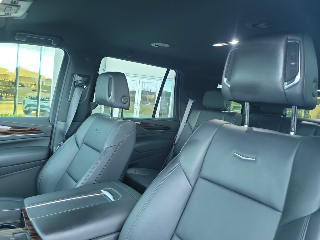 Used 2024 Cadillac Escalade Luxury RWD image 27