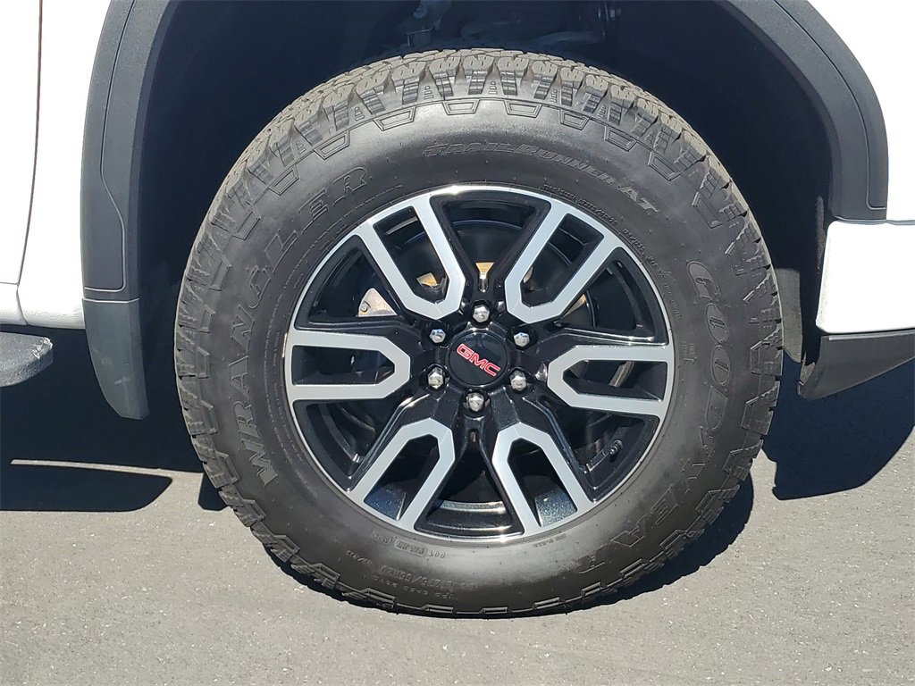 Used 2023 GMC Sierra 1500 AT4 w/ AT4 Premium Package image 4