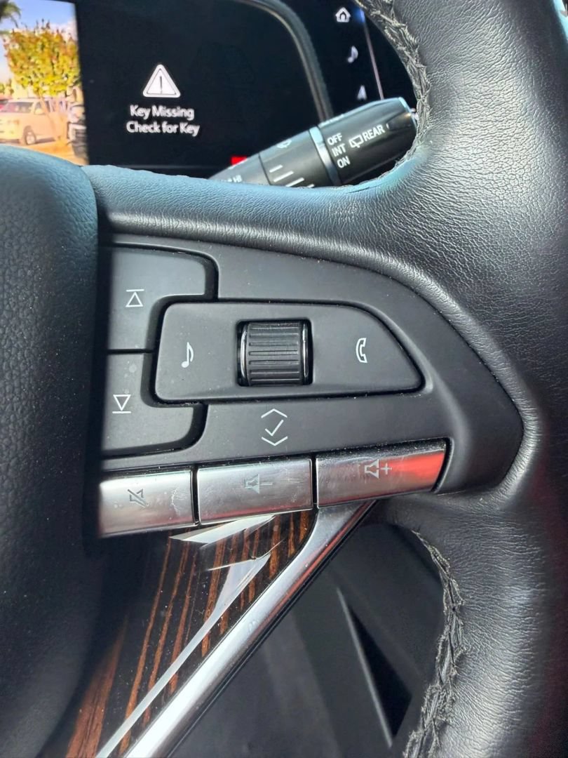 Used 2023 Cadillac Escalade Premium Luxury RWD image 27