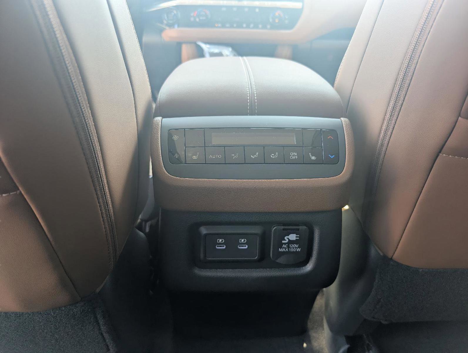New 2026 Nissan Pathfinder Platinum AWD/4WD image 15
