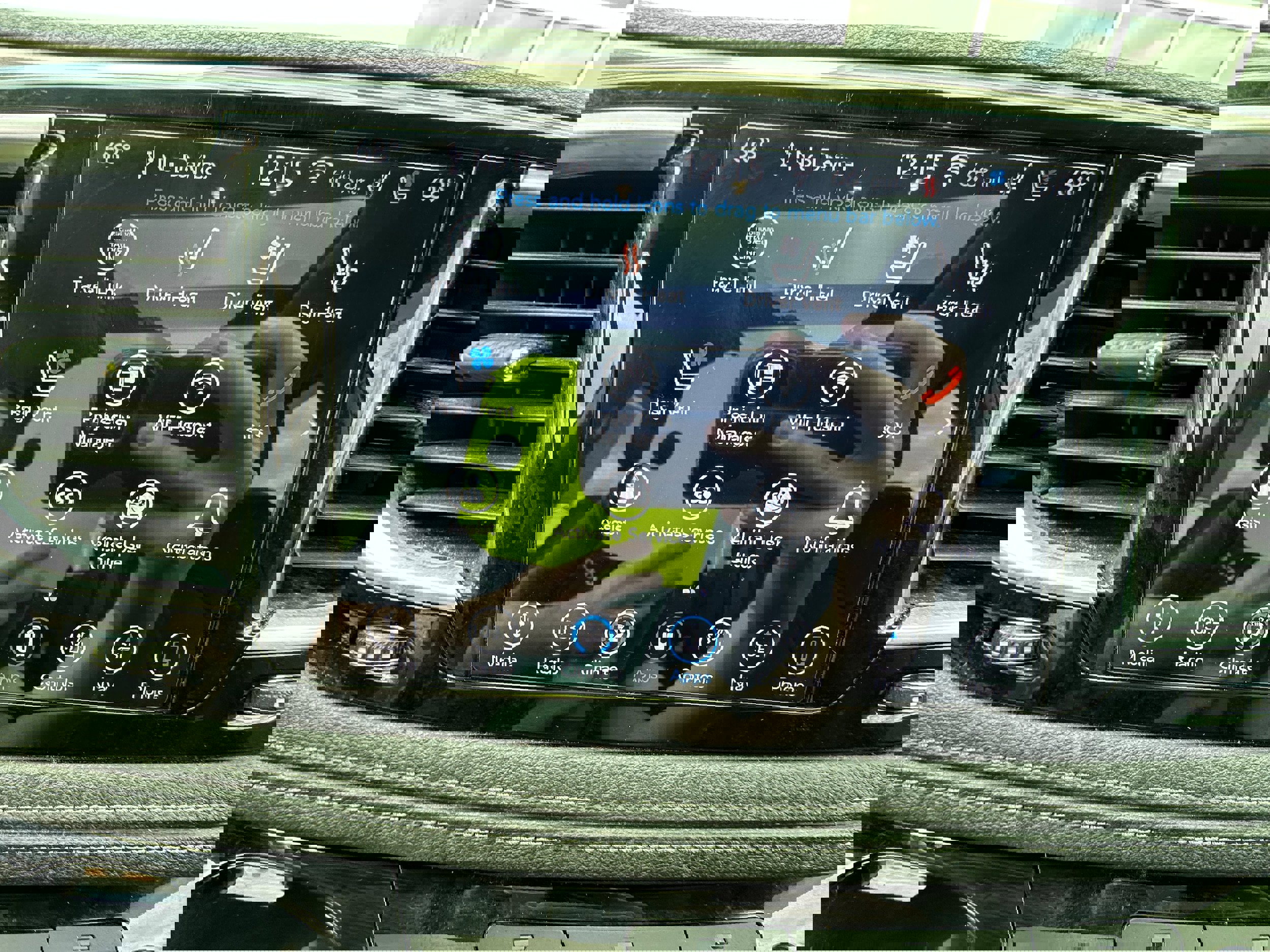 Used 2018 Chrysler Pacifica Limited image 37