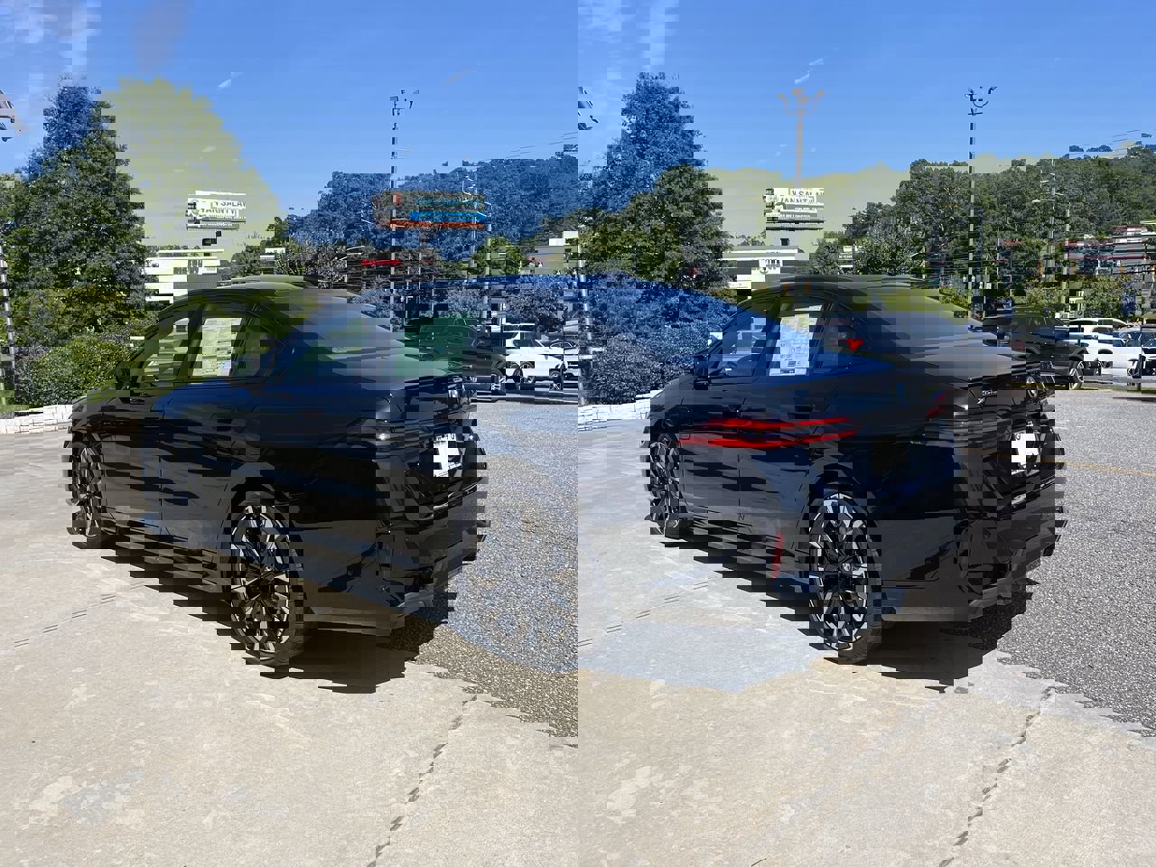 New 2026 BMW 550e xDrive w/ Executive Package image 6