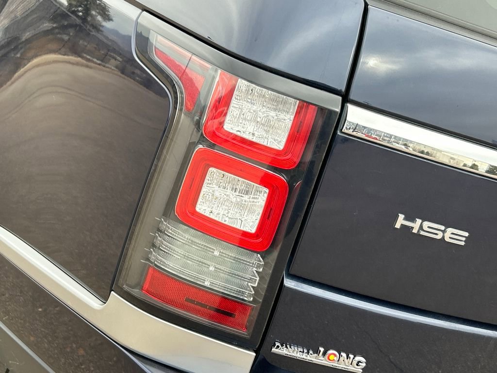 Used 2014 Land Rover Range Rover HSE image 32