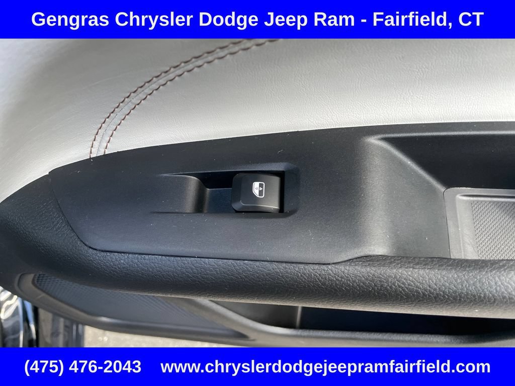 Certified 2025 Jeep Compass Limited AWD/4WD image 24