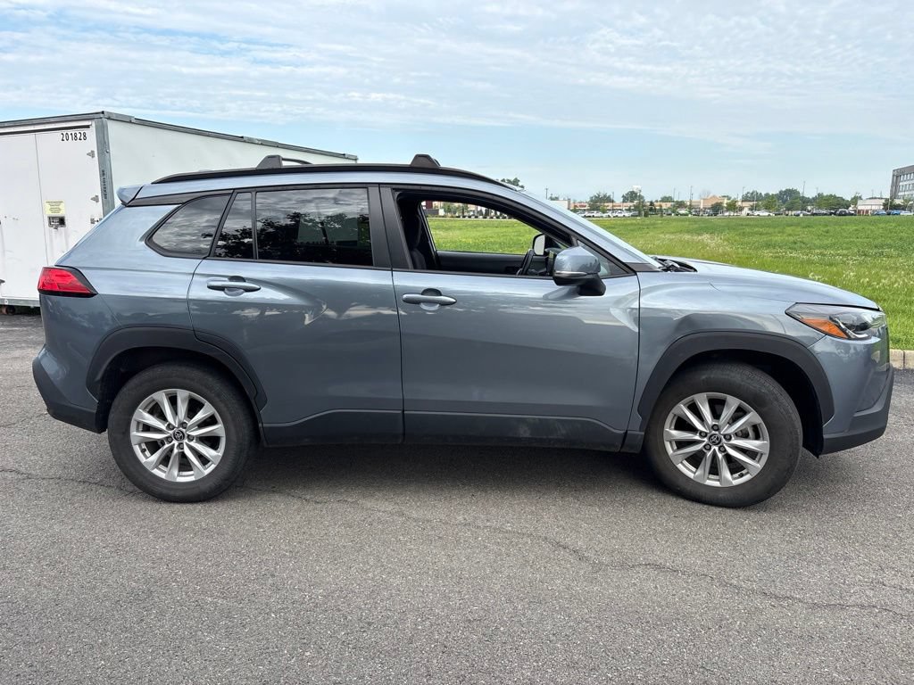 Used 2022 Toyota Corolla Cross LE AWD/4WD image 10