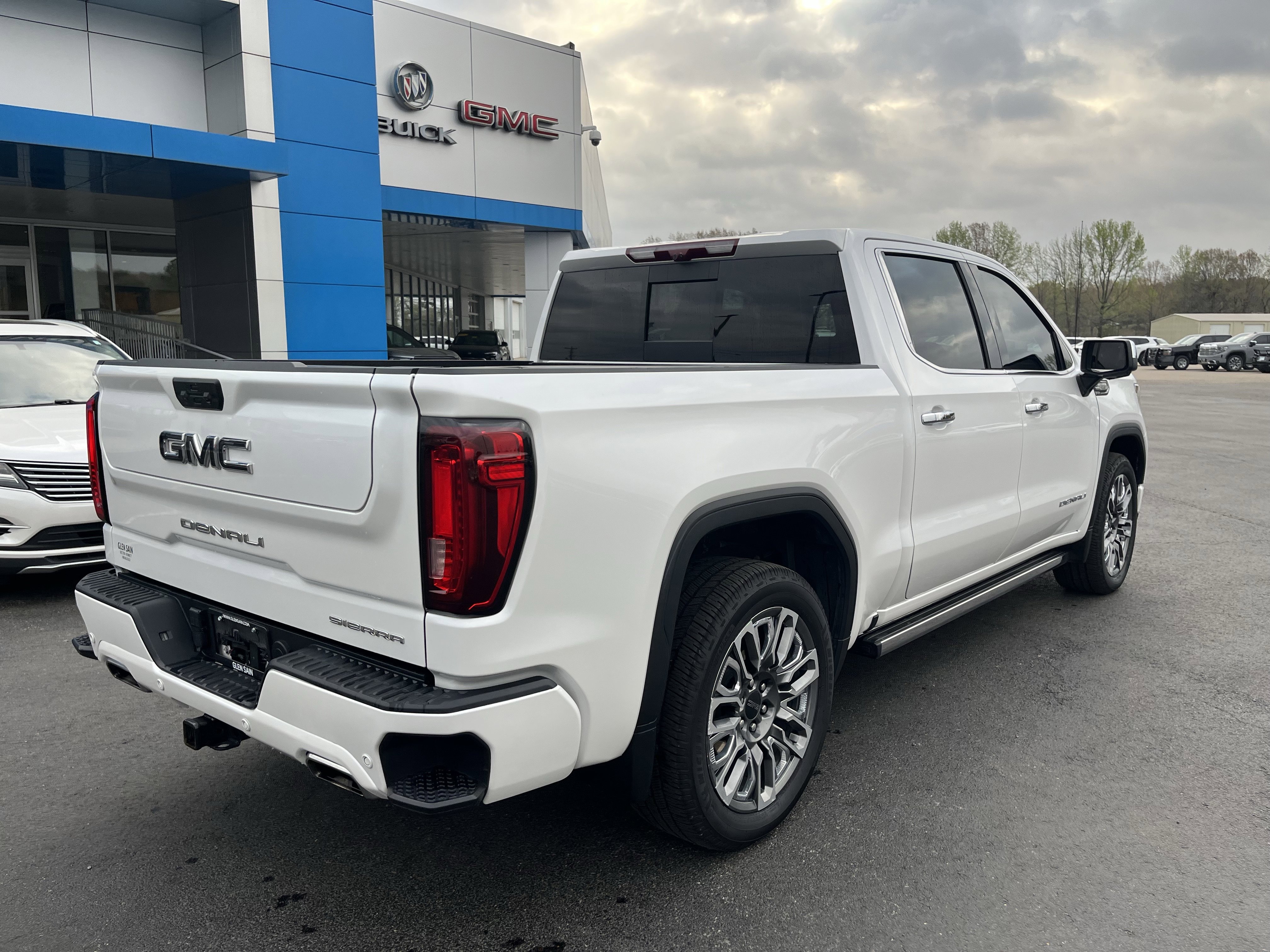 Used 2024 GMC Sierra 1500 Denali Ultimate image 10