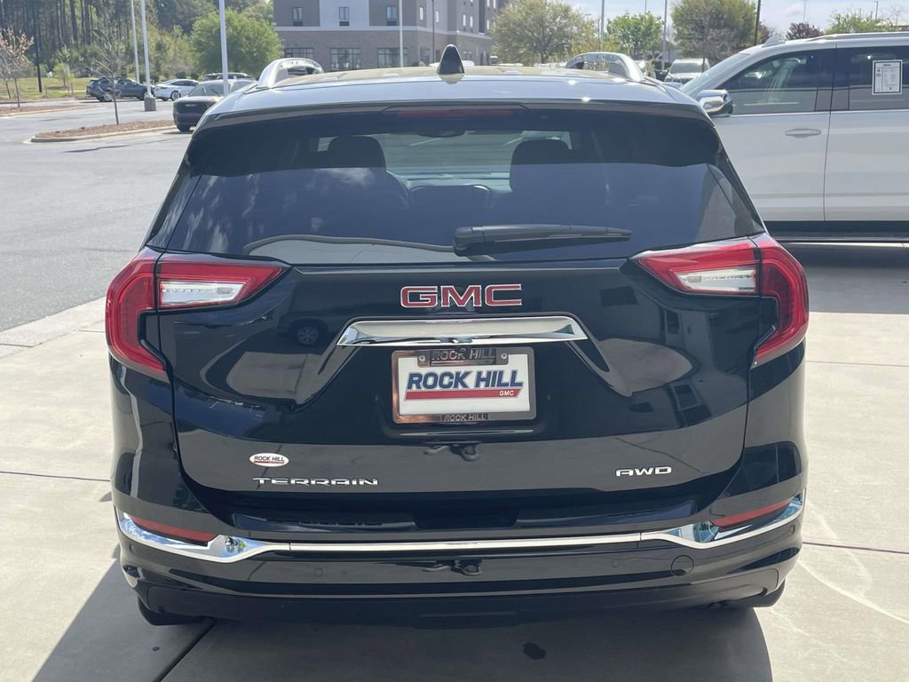 Used 2024 GMC Terrain Denali w/ Denali Premium Package image 7