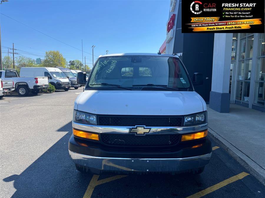 Used 2024 Chevrolet Express 3500 LT w/ LT Preferred Equipment Group RWD image 3