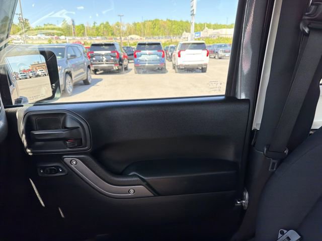 Used 2018 Jeep Wrangler Sport AWD/4WD image 21