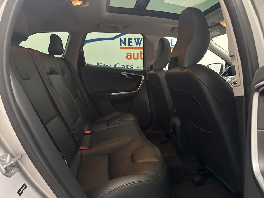 Used 2015 Volvo XC60 T5 AWD/4WD image 16