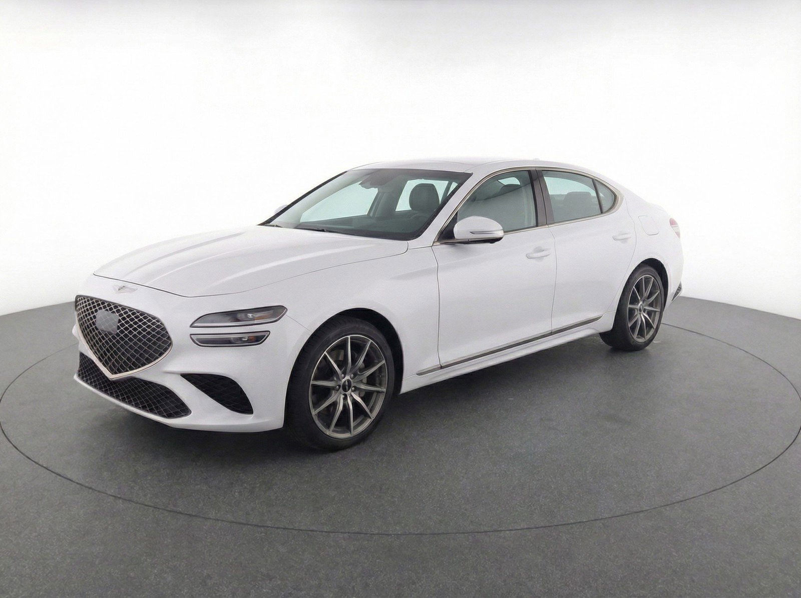 Used 2025 Genesis G70 2.5T image 3