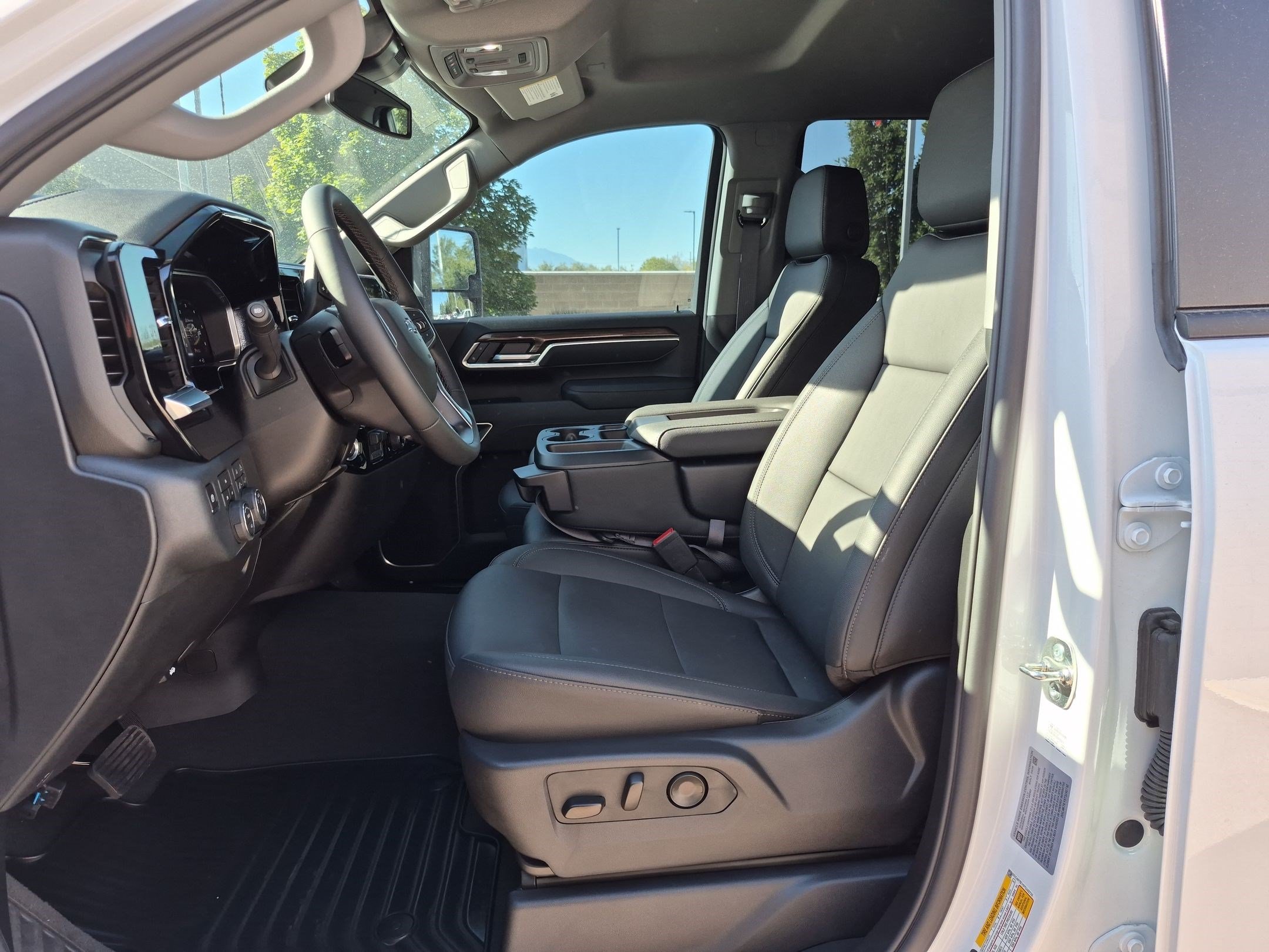 Used 2026 Chevrolet Silverado 3500 LT w/ Trail Boss Package AWD/4WD image 15